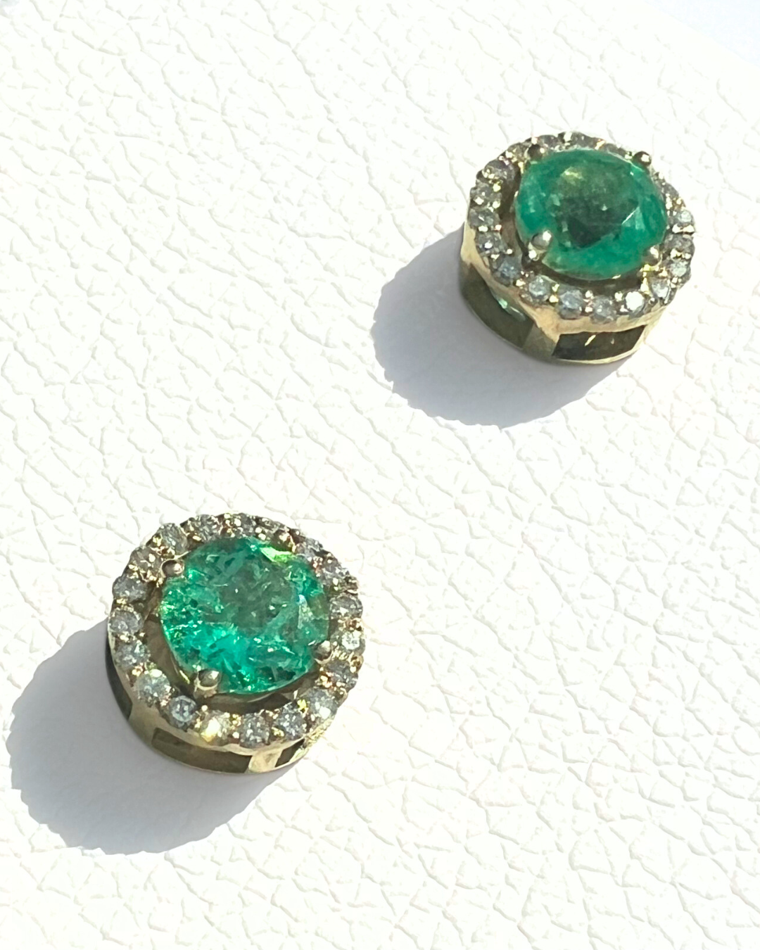 Aretes de Esmeralda Corte Redondo con Diamantes