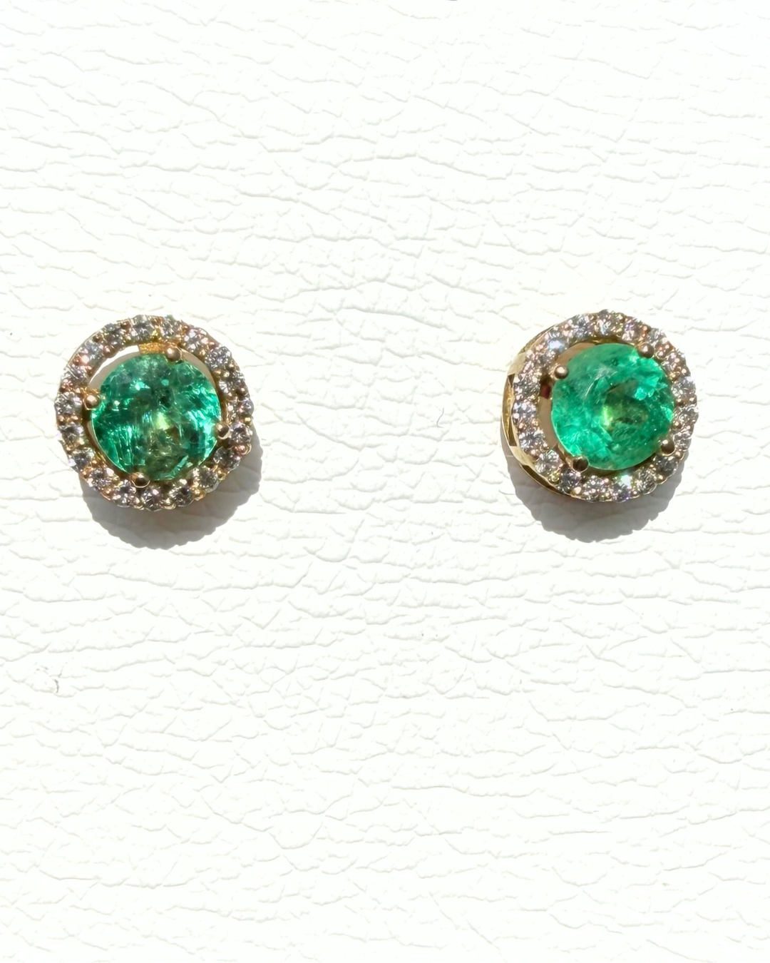 Aretes de Esmeralda Corte Redondo con Diamantes